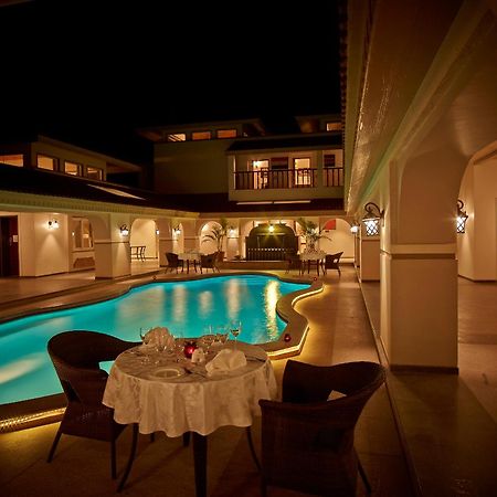Neonz Resort & Club Anand Ngoại thất bức ảnh