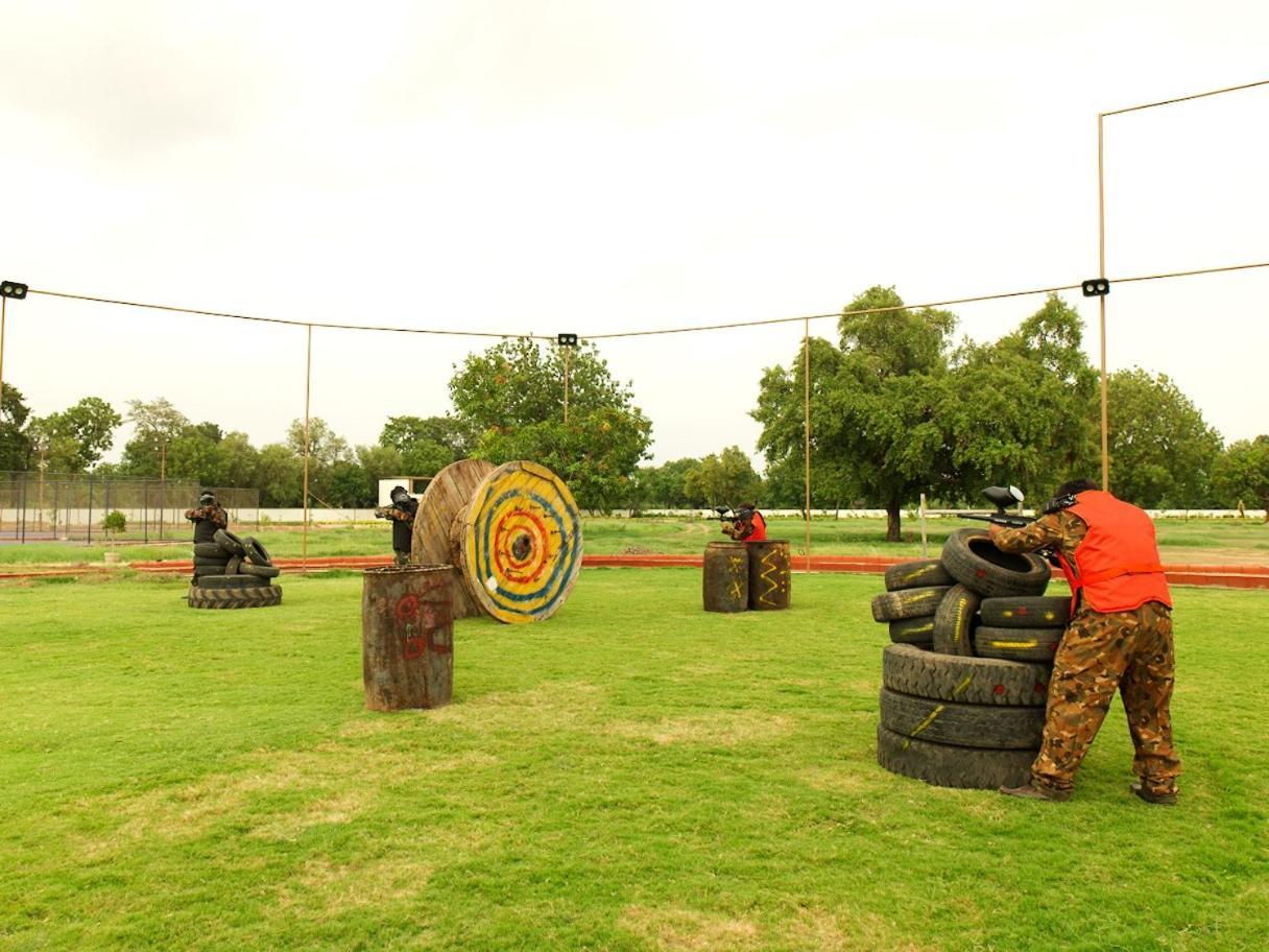 Neonz Resort & Club Anand Ngoại thất bức ảnh