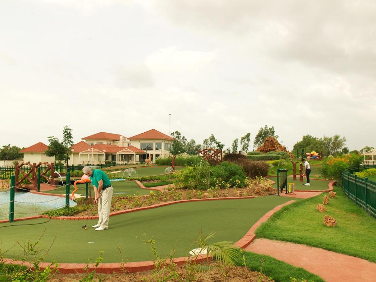 Neonz Resort & Club Anand Ngoại thất bức ảnh