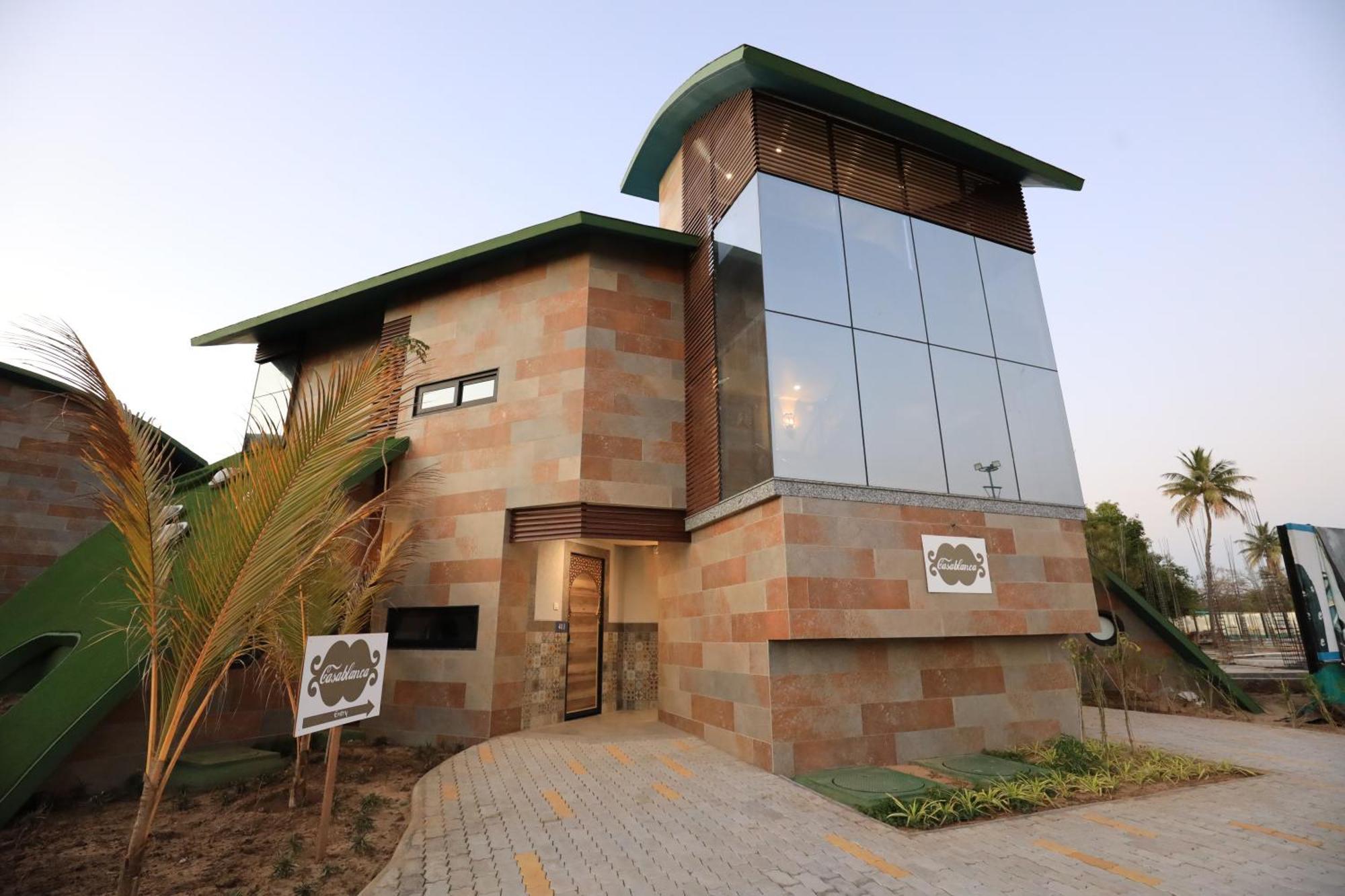 Neonz Resort & Club Anand Ngoại thất bức ảnh