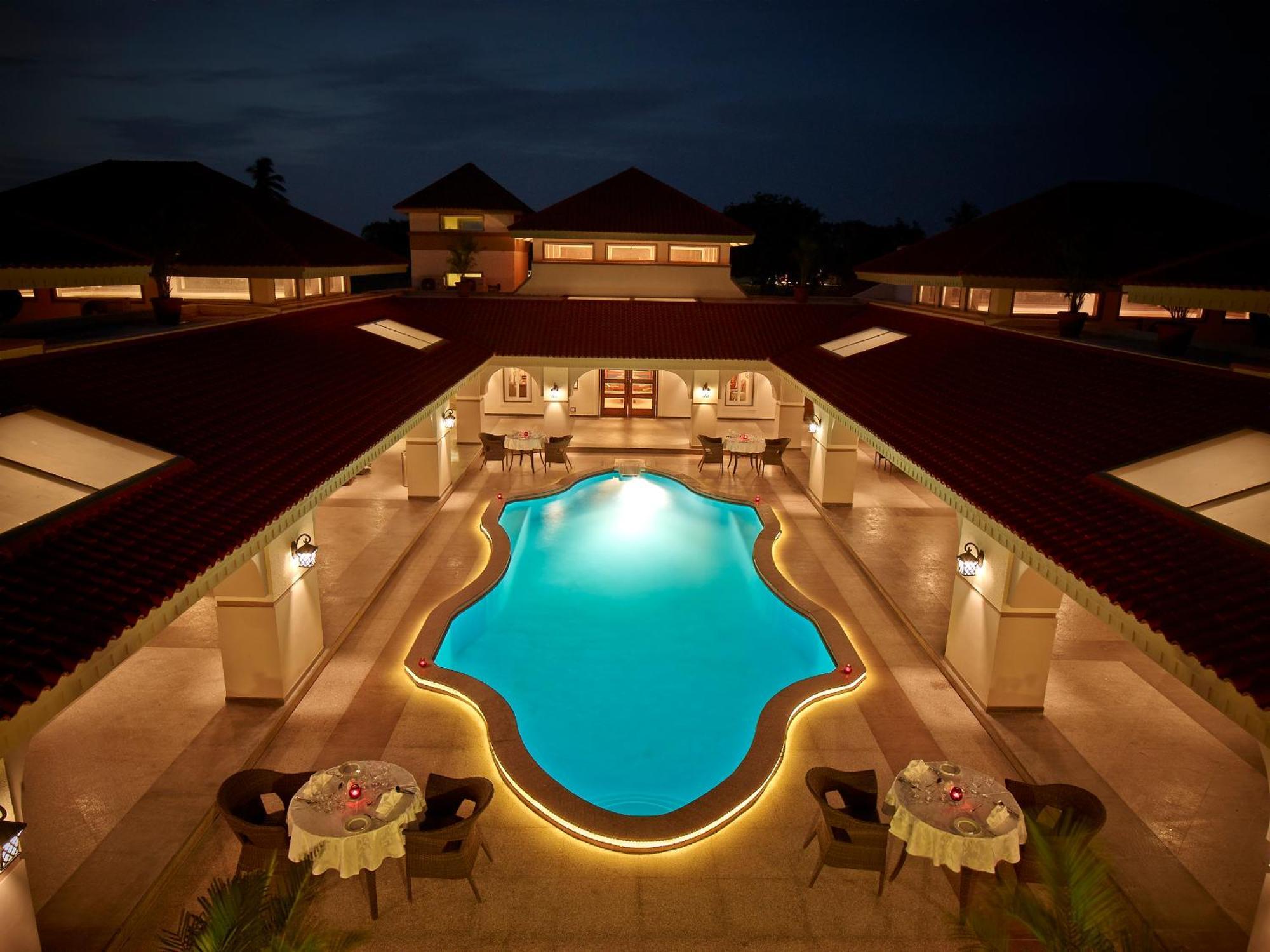 Neonz Resort & Club Anand Ngoại thất bức ảnh